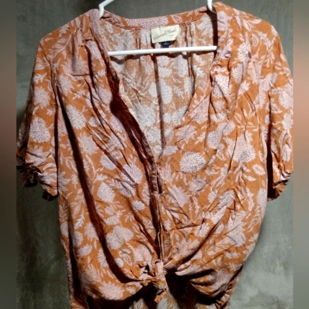 Universal Threads Shirt